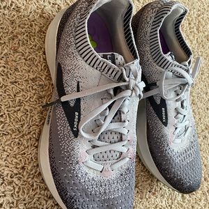 Brooks Levitate 2 Tennis Shoes